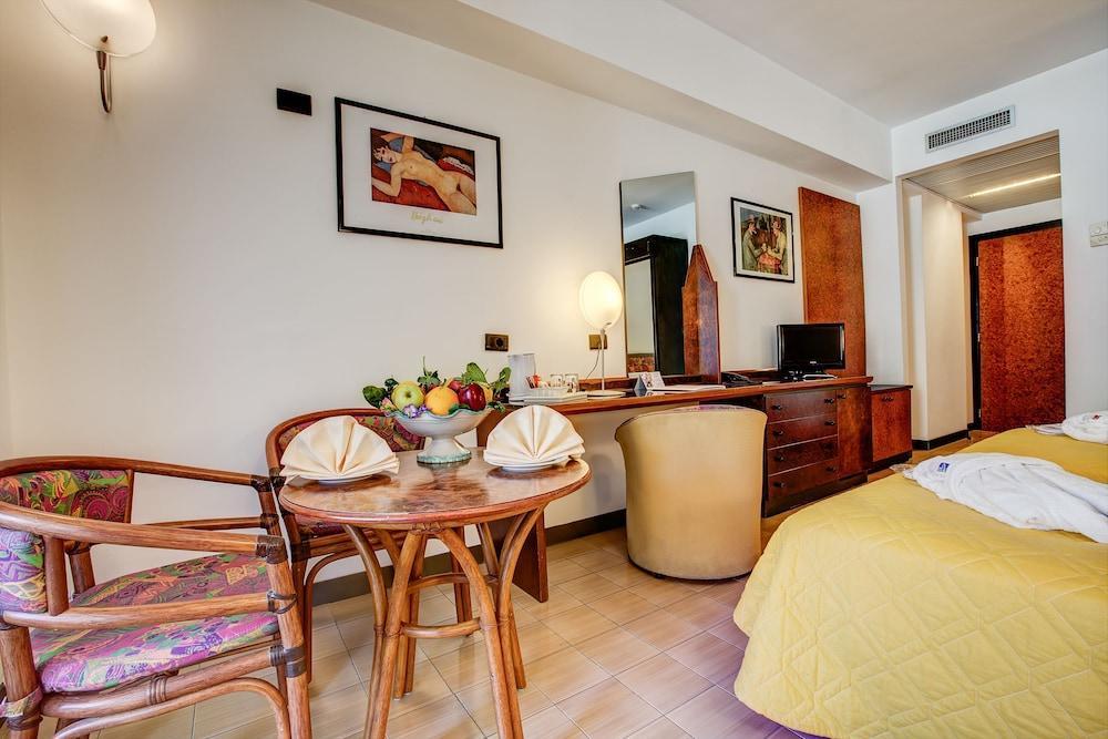 Hotel Le Terrazze Летоянні Екстер'єр фото