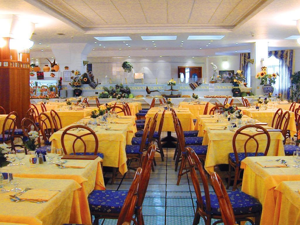 Hotel Le Terrazze Летоянні Екстер'єр фото