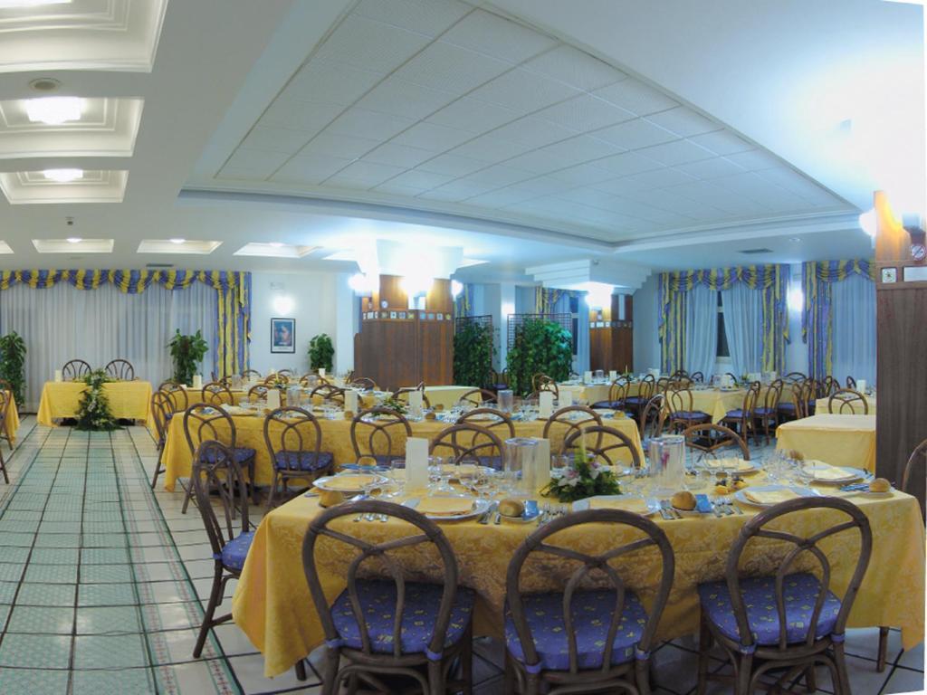 Hotel Le Terrazze Летоянні Екстер'єр фото